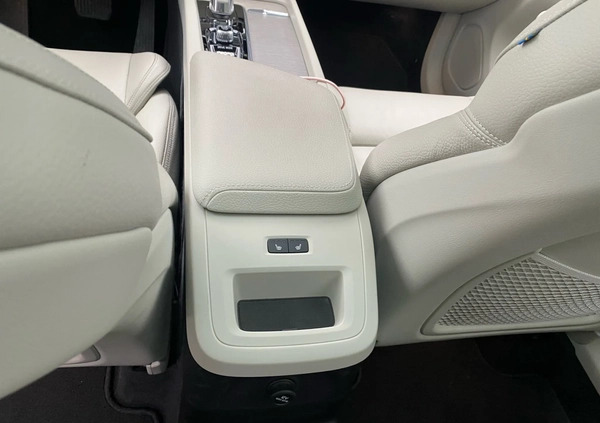 Volvo XC 60 cena 129900 przebieg: 100000, rok produkcji 2018 z Sulejówek małe 191